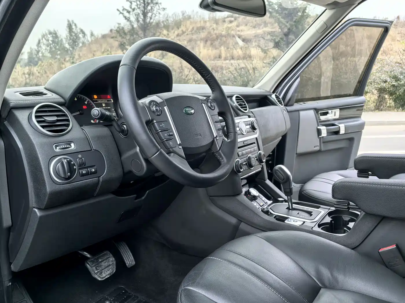 Land Rover Discovery 2011 3.0 SDV6 HSE Diesel фото 9