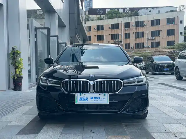 BMW 5 Series New Energy 2022 535Le Pioneer M Sport Package — фото 2
