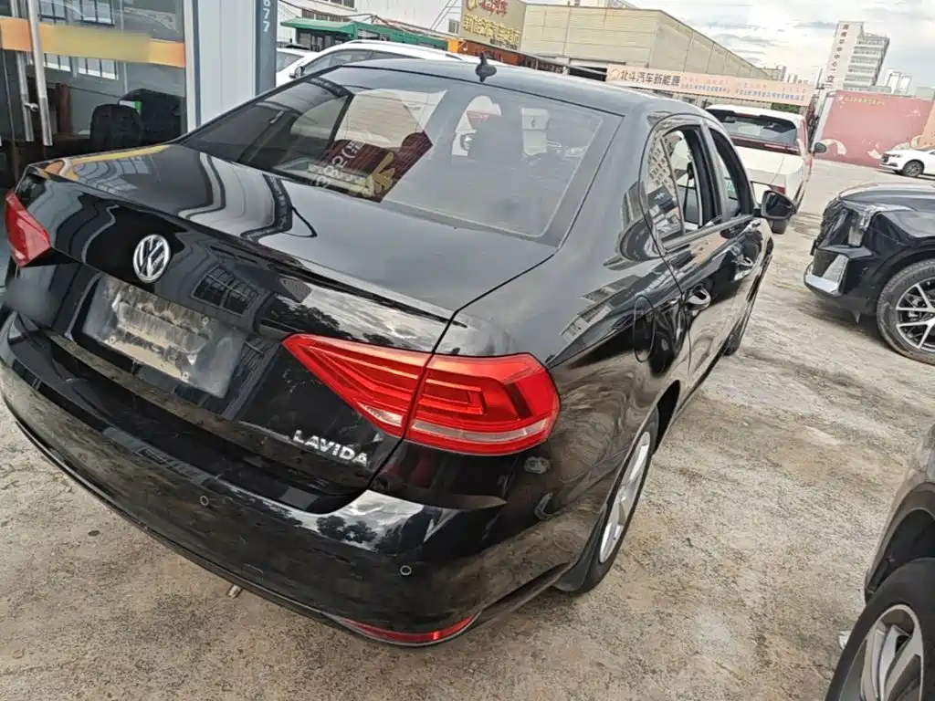Фото 7 - Volkswagen Lavida