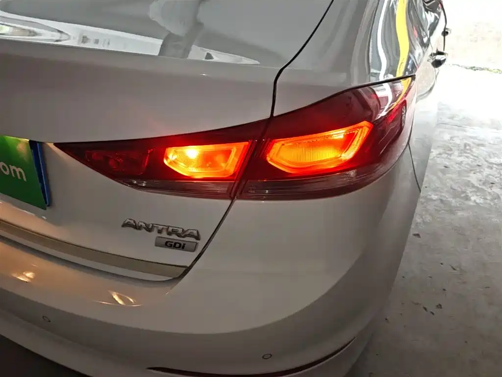Hyundai Elantra 2016 Model 1.6L Automatic Smart Elite фото 8