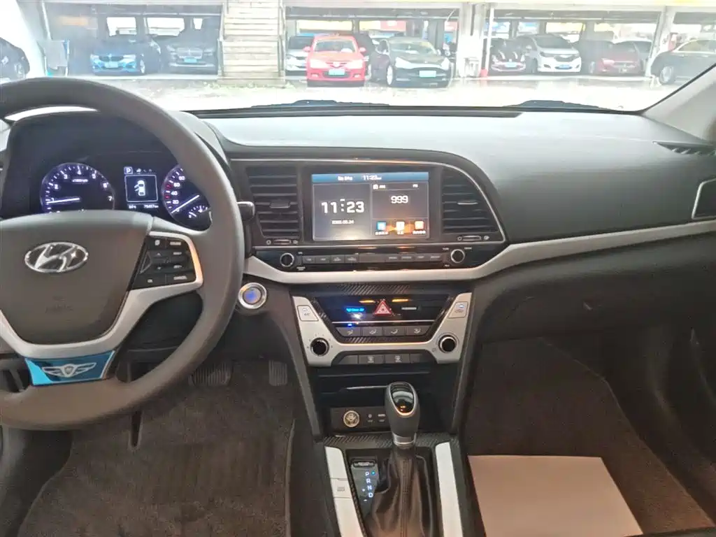 Hyundai Elantra 2016 Model 1.6L Automatic Smart Elite фото 13