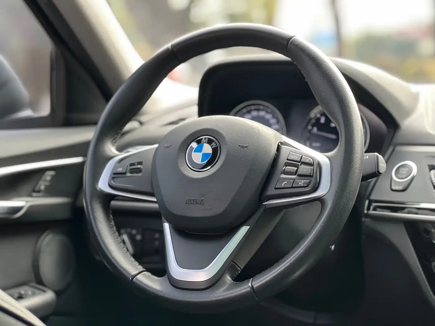 BMW 1 Series 2018 Facelift 118i Sport фото 17