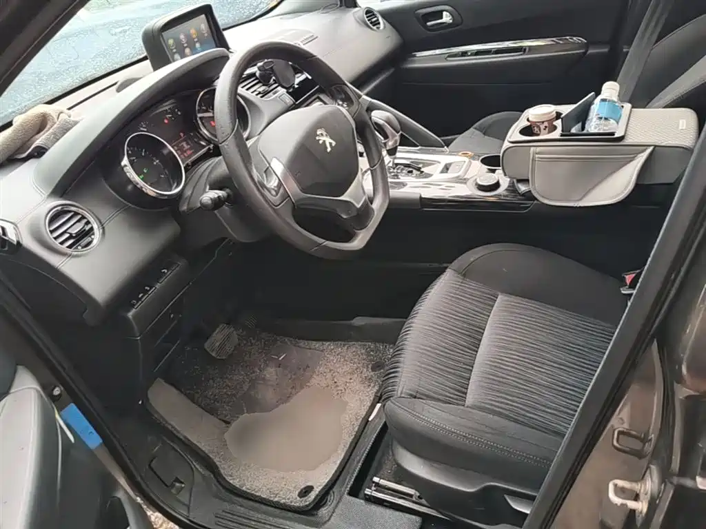 Peugeot 3008 2015 1.6THP Automatic Classic Edition фото 15