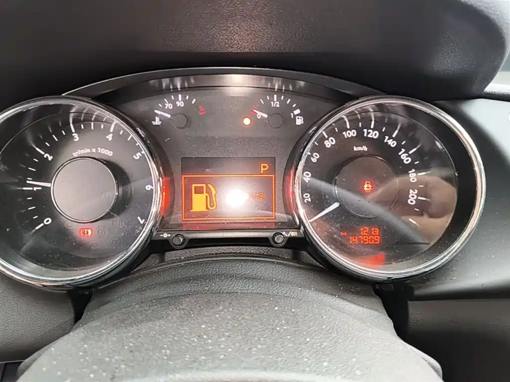 Peugeot 3008 2015 1.6THP Automatic Classic Edition фото 12
