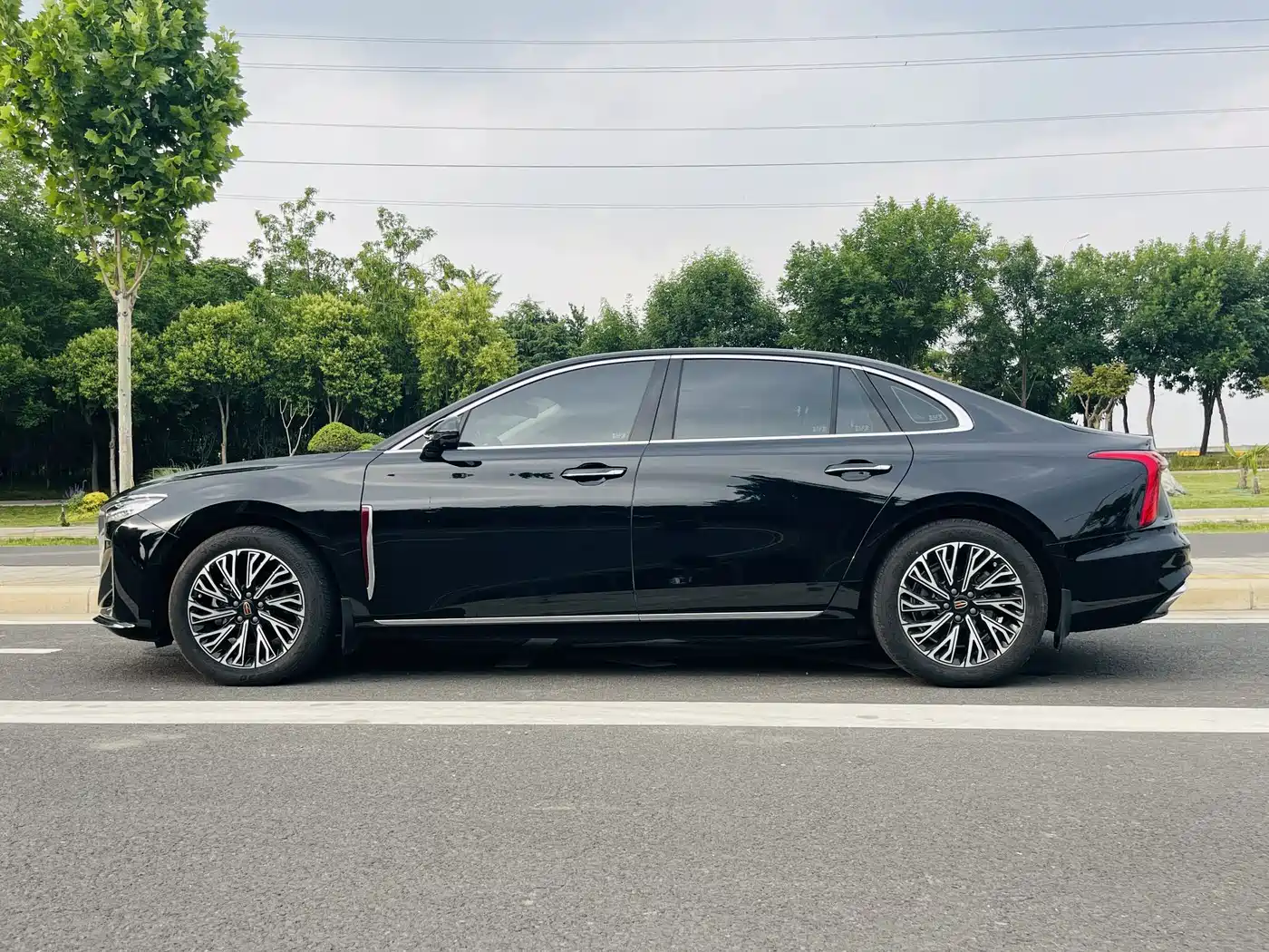 Hongqi H5 2024 2.0T Automatic Smart Connect Flag Smooth Edition фото 19