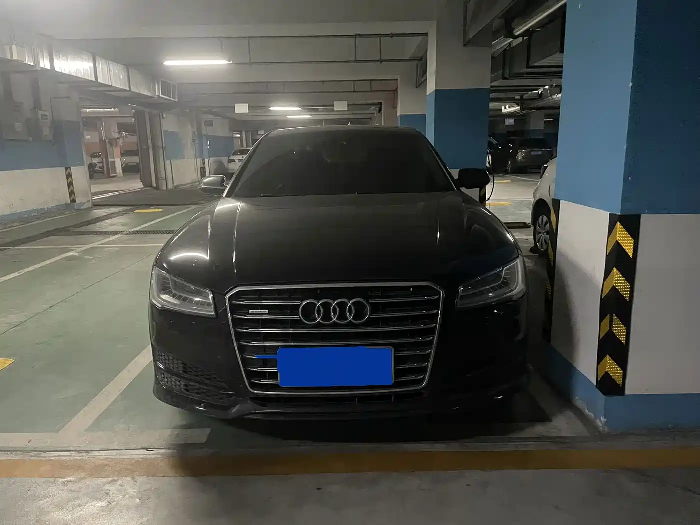Фото 4 - Audi A8