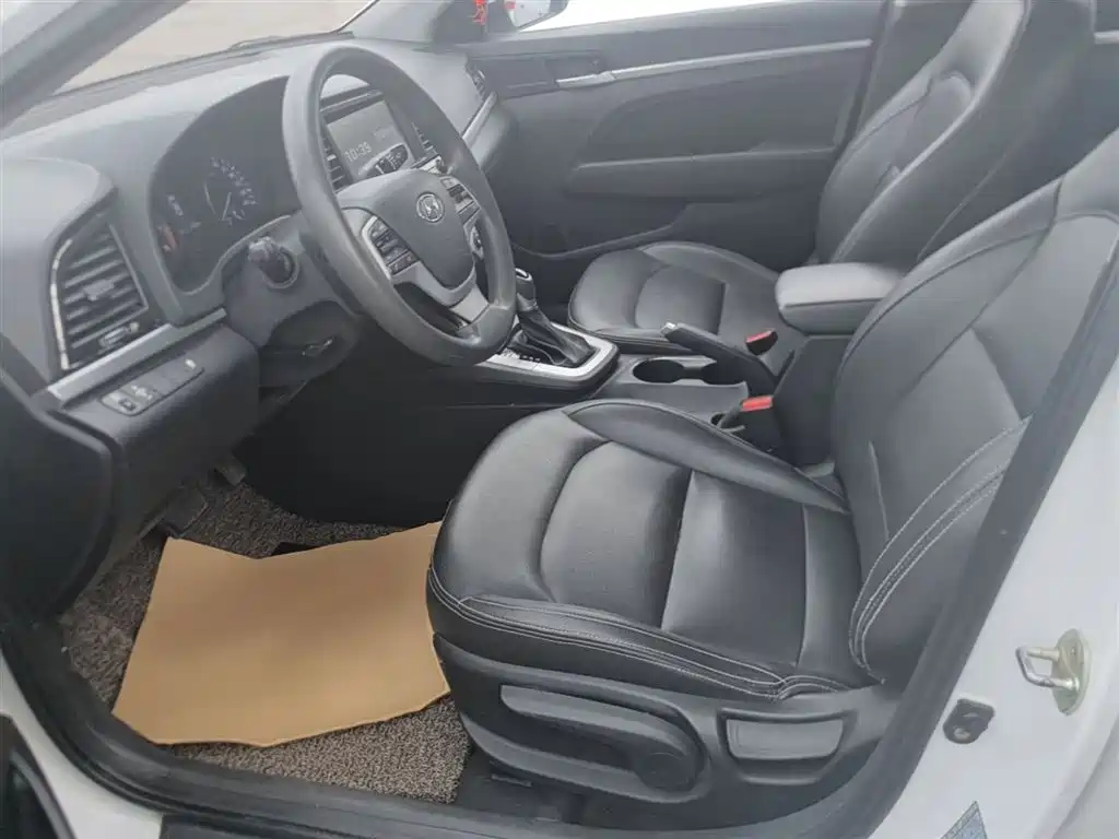 Hyundai Elantra 2016 Model 1.6L Automatic Smart Elite фото 15