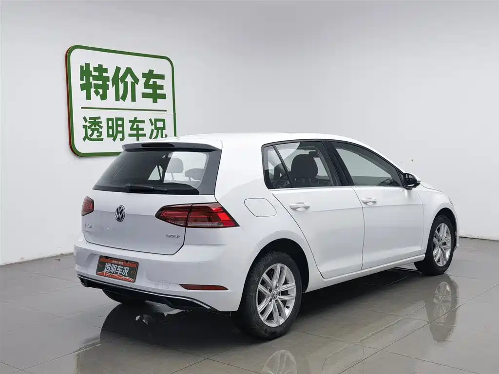 Volkswagen Golf 2018 1.6L Automatic Comfort фото 2