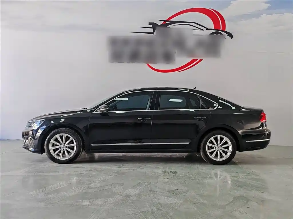 Volkswagen Passat 2017 330TSI DSG Prestige фото 5