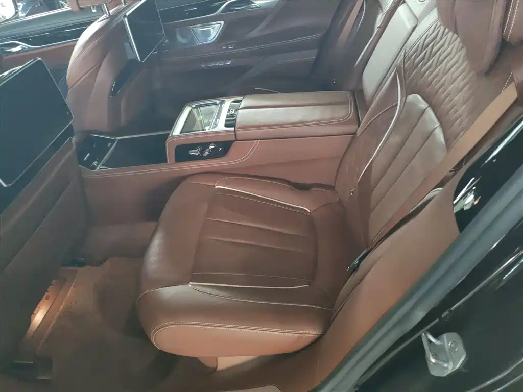 BMW 7 Series 2018 740Li xDrive Premium Type M Sport Package фото 14