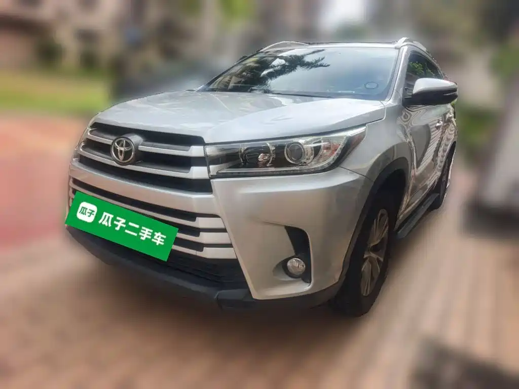 Фото 1 - Toyota Highlander