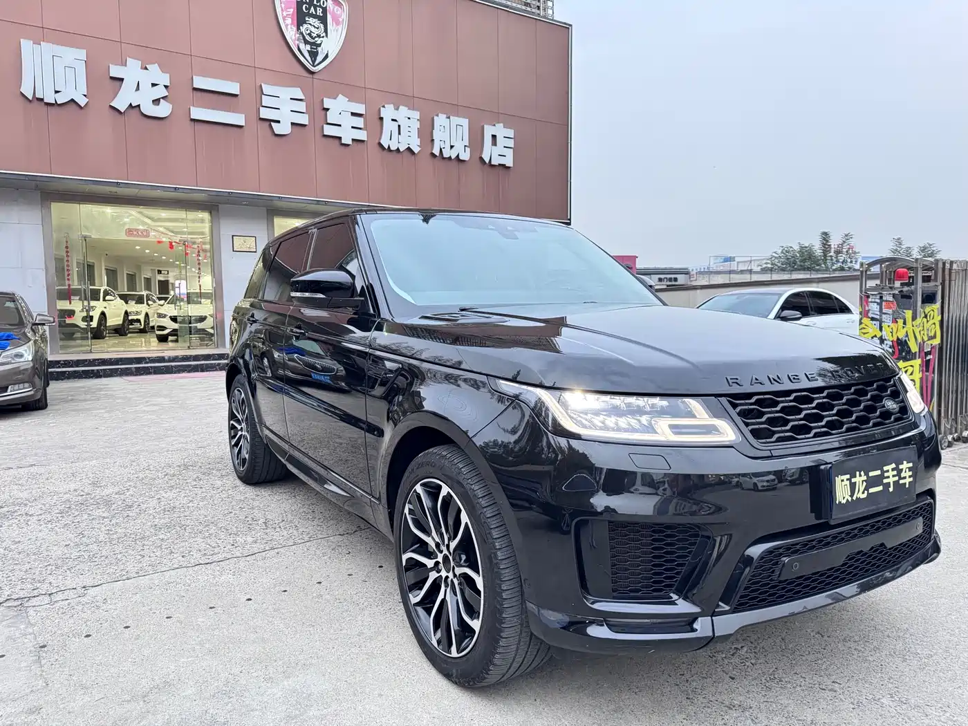 Land Rover Range Rover Sport 2022 3.0 L6 Gloss Black Edition