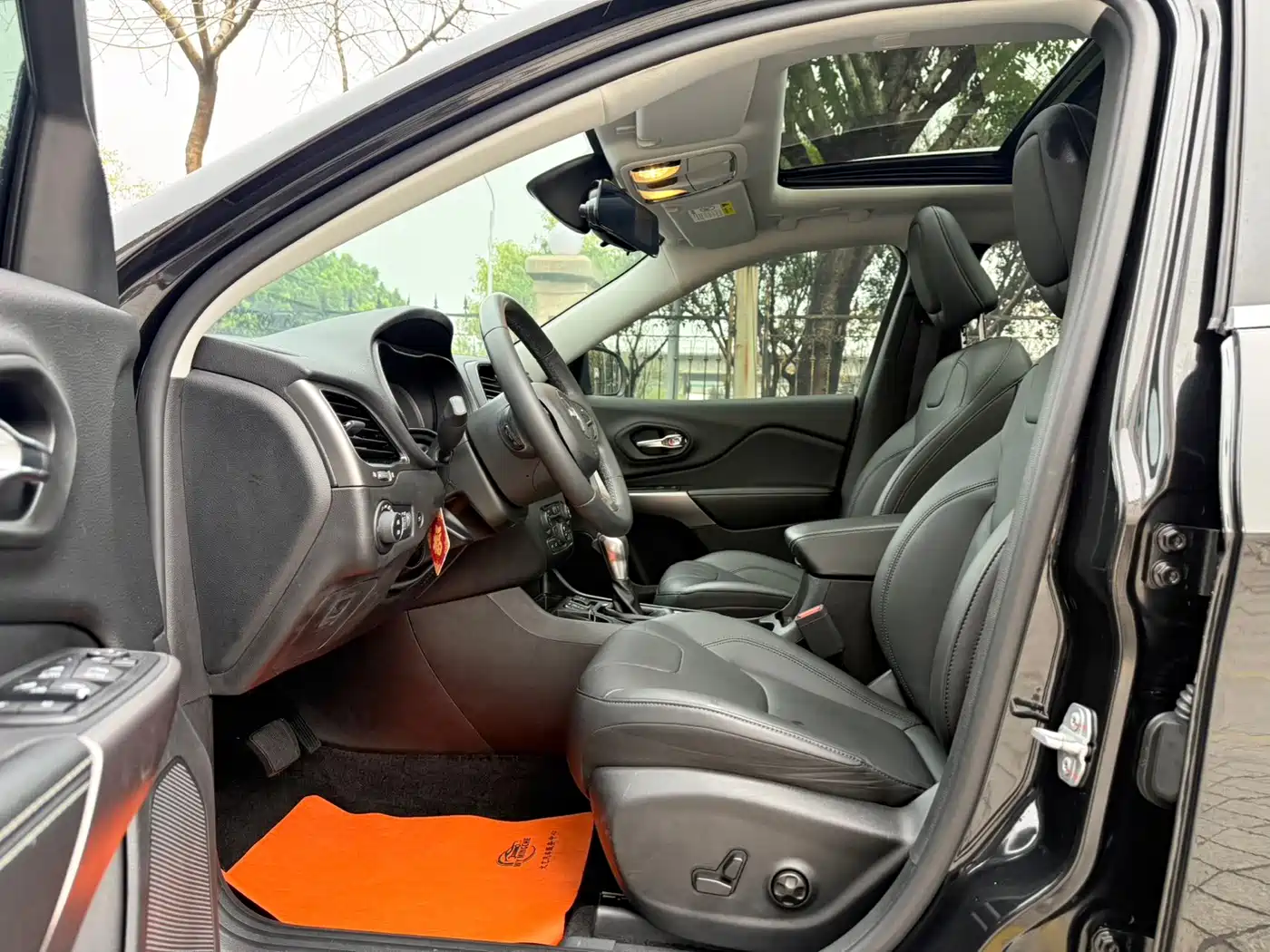 Jeep Cherokee 2020 2019 2.0T 2WD Premium Edition China VI