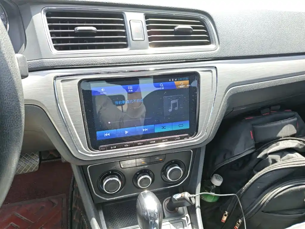 Volkswagen Lavida 2017 1.6L Automatic Comfort Edition фото 13