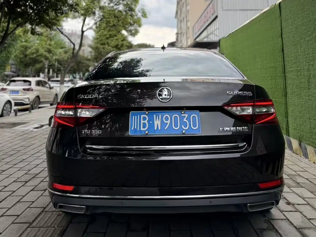 Škoda Superb 2018 TSI330 DSG Luxury Edition China V фото 15
