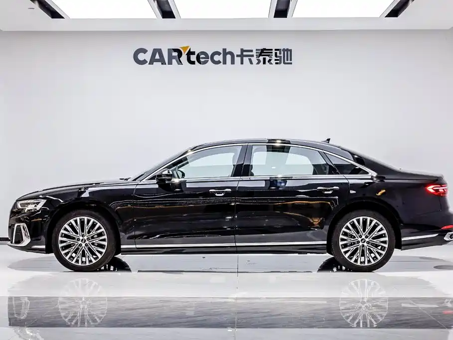 Фото 3 - Audi A8