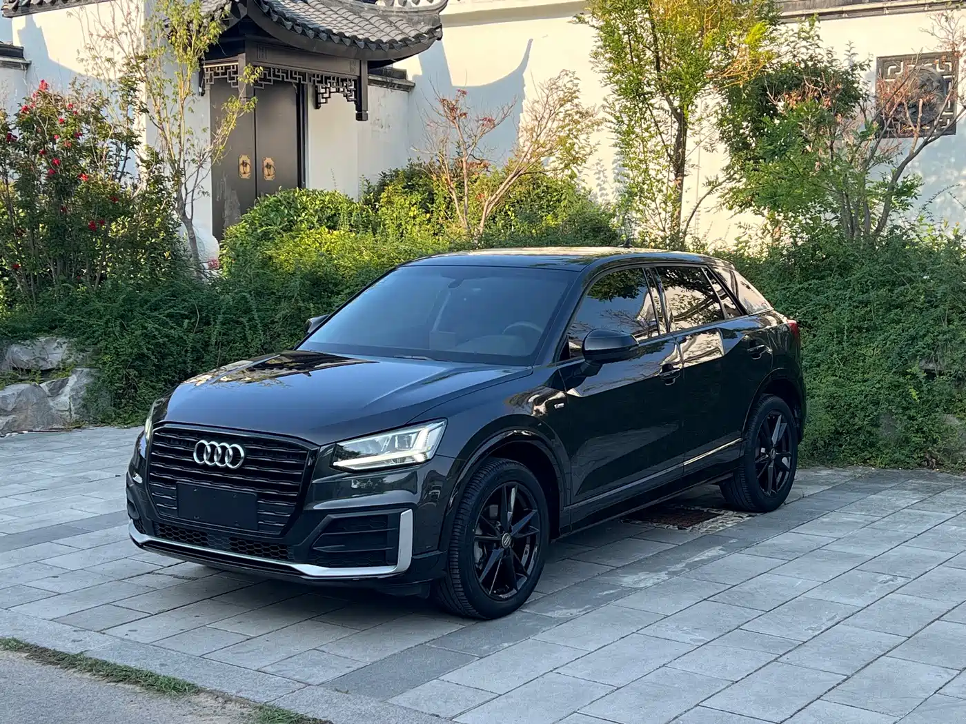 Фото 1 - Audi Q2L
