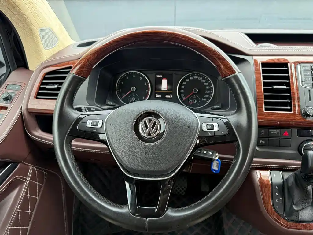 Volkswagen Caravelle 2019 2019 2.0TSI 4WD Luxury 7-seater