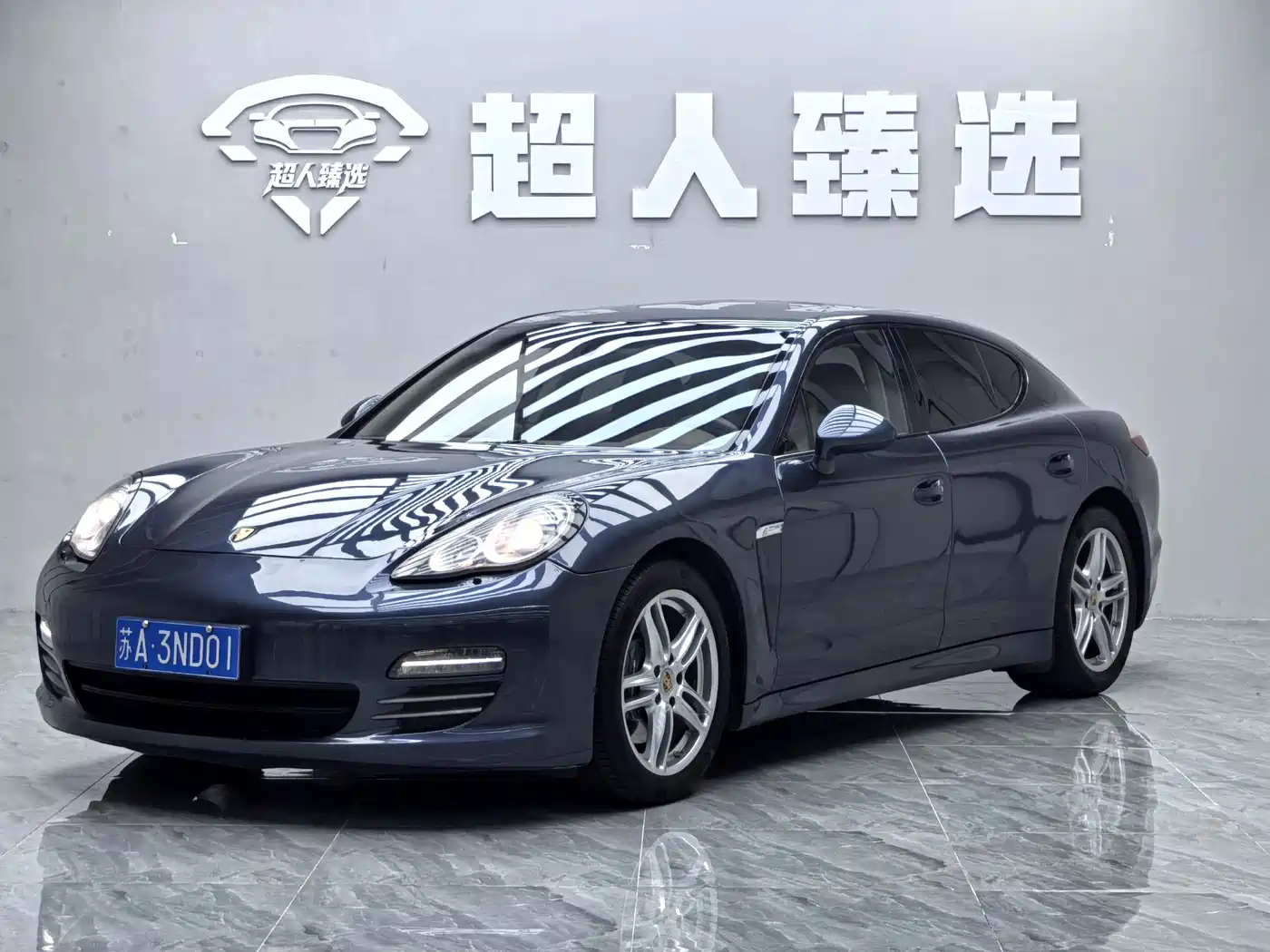 Porsche Panamera 2013 Panamera 4 Platinum Edition 3.6L