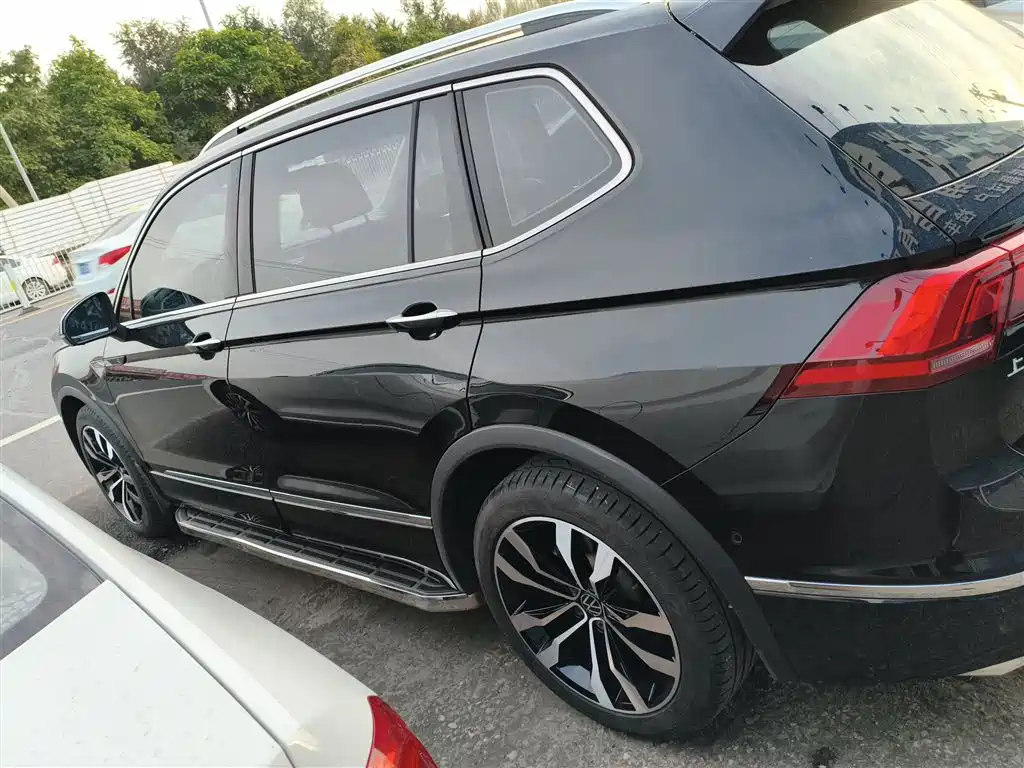 Volkswagen Tiguan L 2021 330TSI Automatic 2WD R-Line Premium фото 25