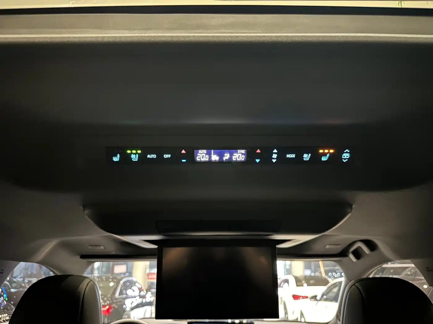 Toyota Granvia 2023 2022 Model Year 2.5L Hybrid Flagship Edition