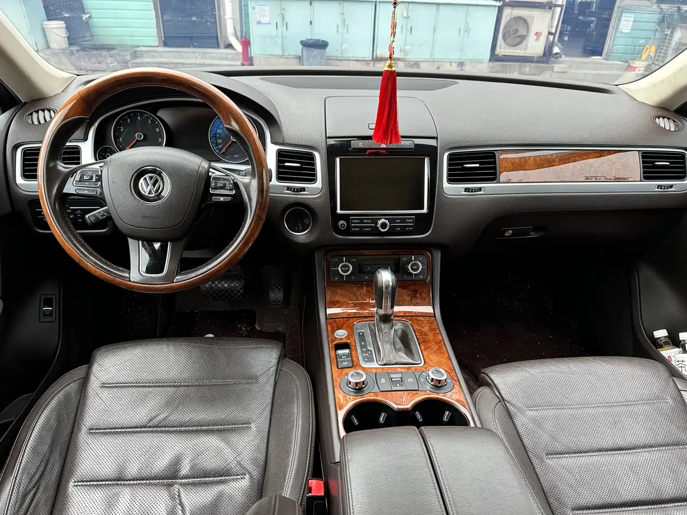 Volkswagen Touareg 2011 3.0TSI Premium фото 11