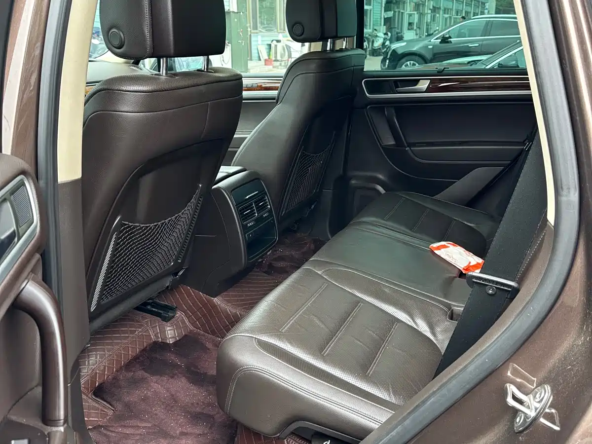 Volkswagen Touareg 2011 3.0TSI Premium фото 10