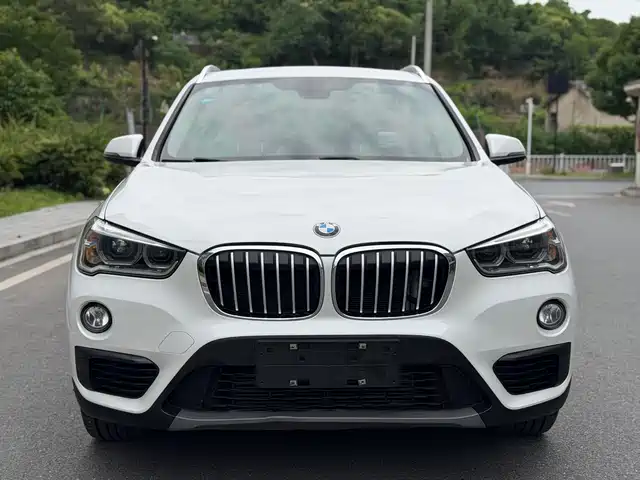 BMW X1 2018 sDrive20Li Leading Model — фото 2
