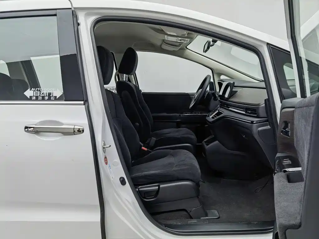 Фото 23 - Honda Odyssey