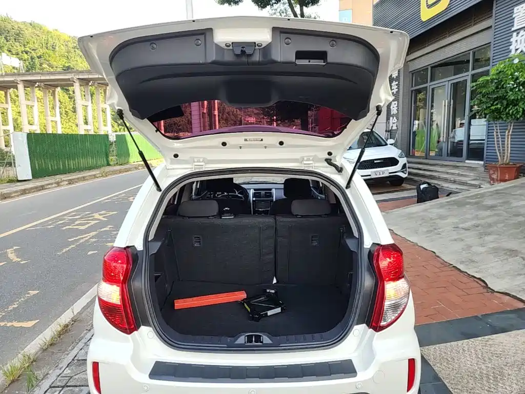 Changan CX20 2015 2014 1.4L Manual Sunroof Navigation China IV