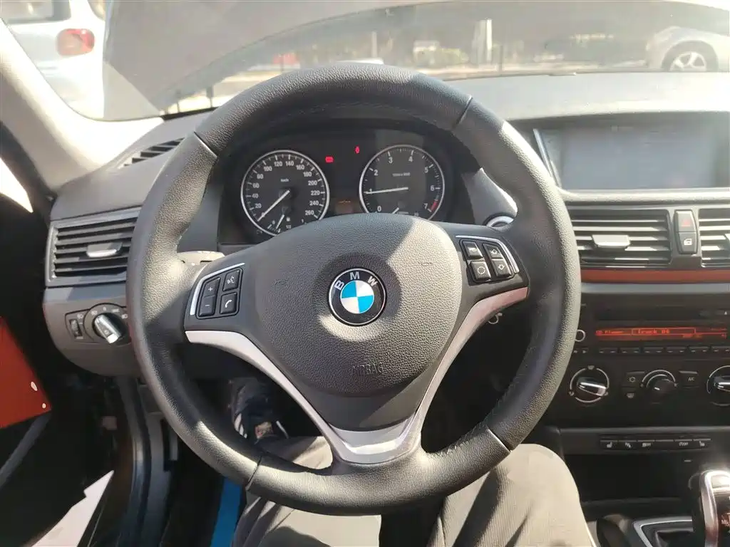 BMW X1 2015 Model sDrive18i Fashion Advanced Edition фото 8