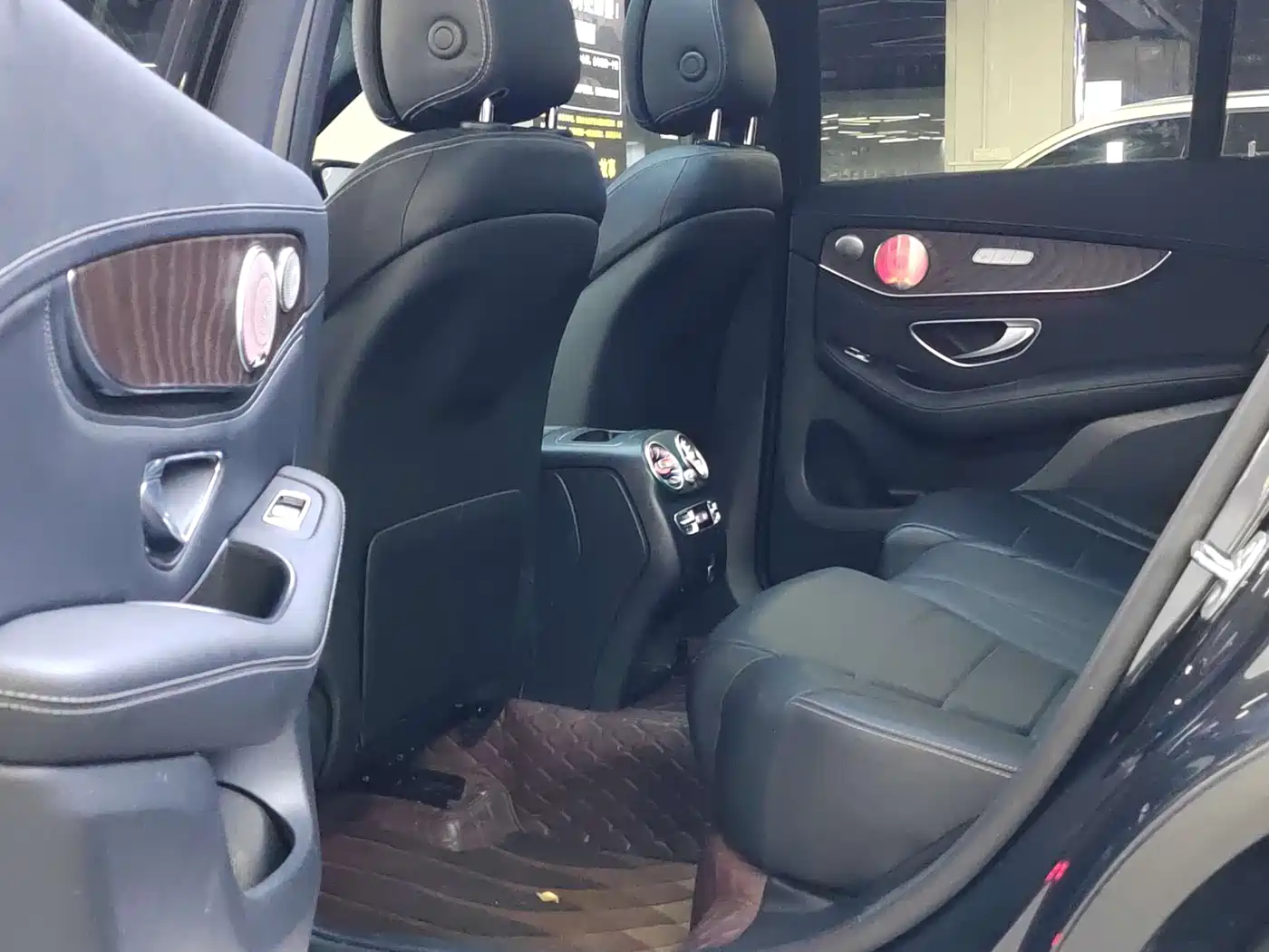 Mercedes-Benz GLC 2020 Facelift GLC 300 L 4MATIC Dynamic фото 9