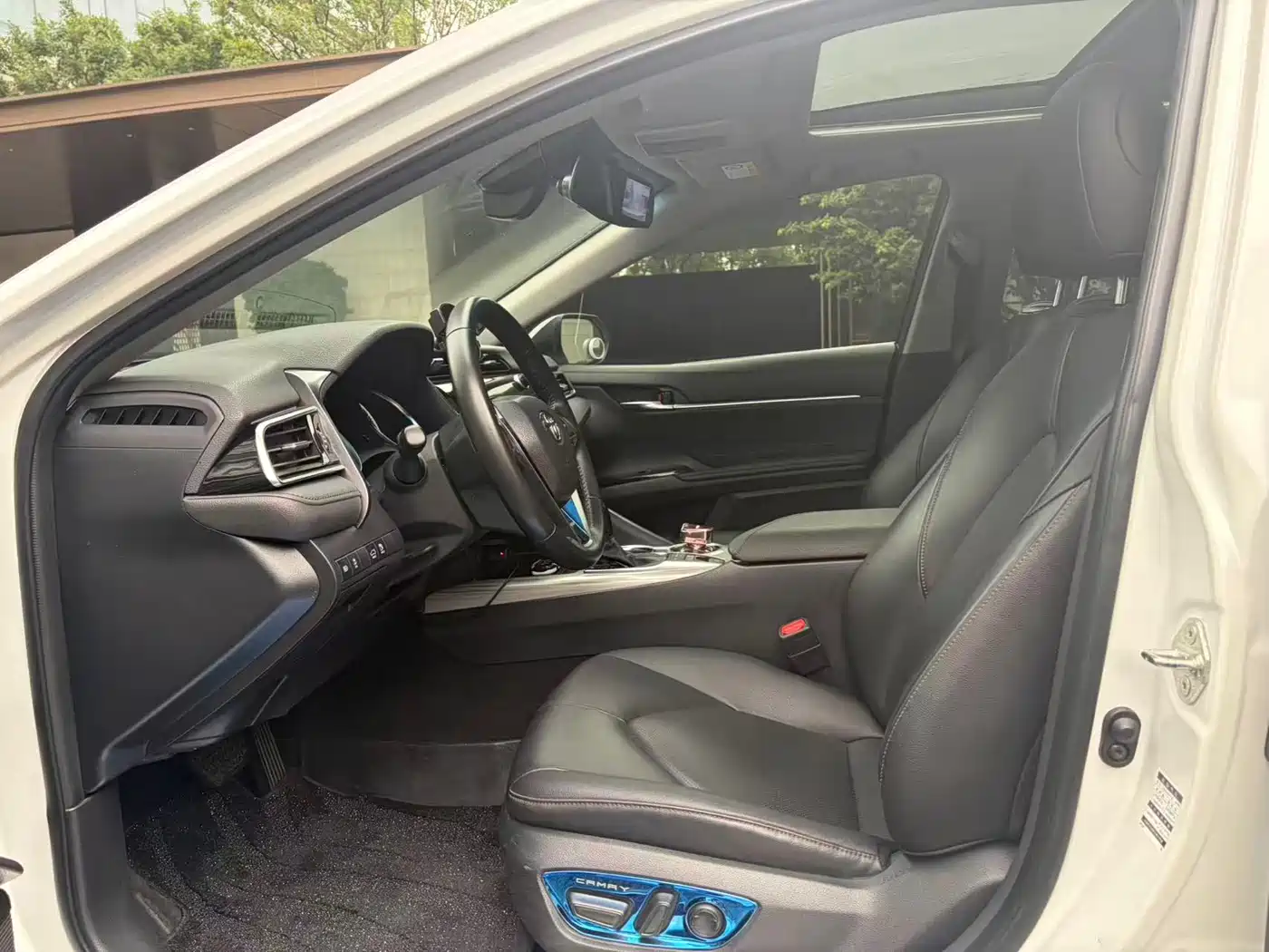Toyota Camry 2019 Hybrid 2.5HG Luxury Edition China V фото 5