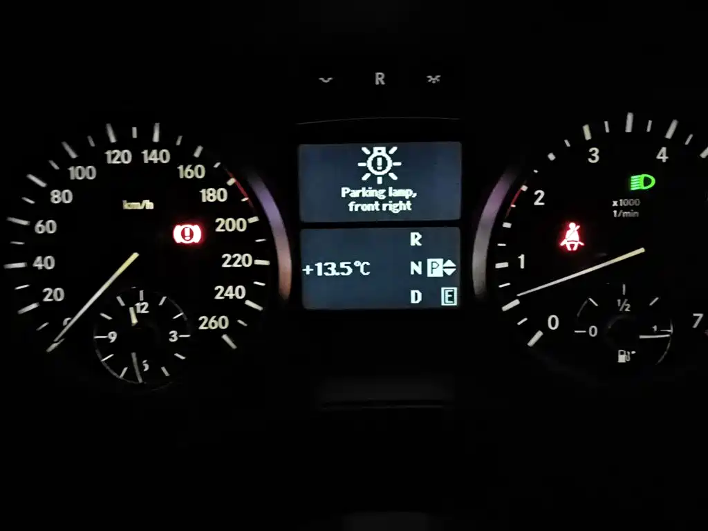 Mercedes-Benz R-Class 2017 R 320 4MATIC Business Collector's Edition фото 4