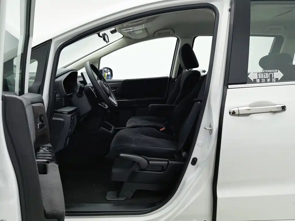 Фото 10 - Honda Odyssey