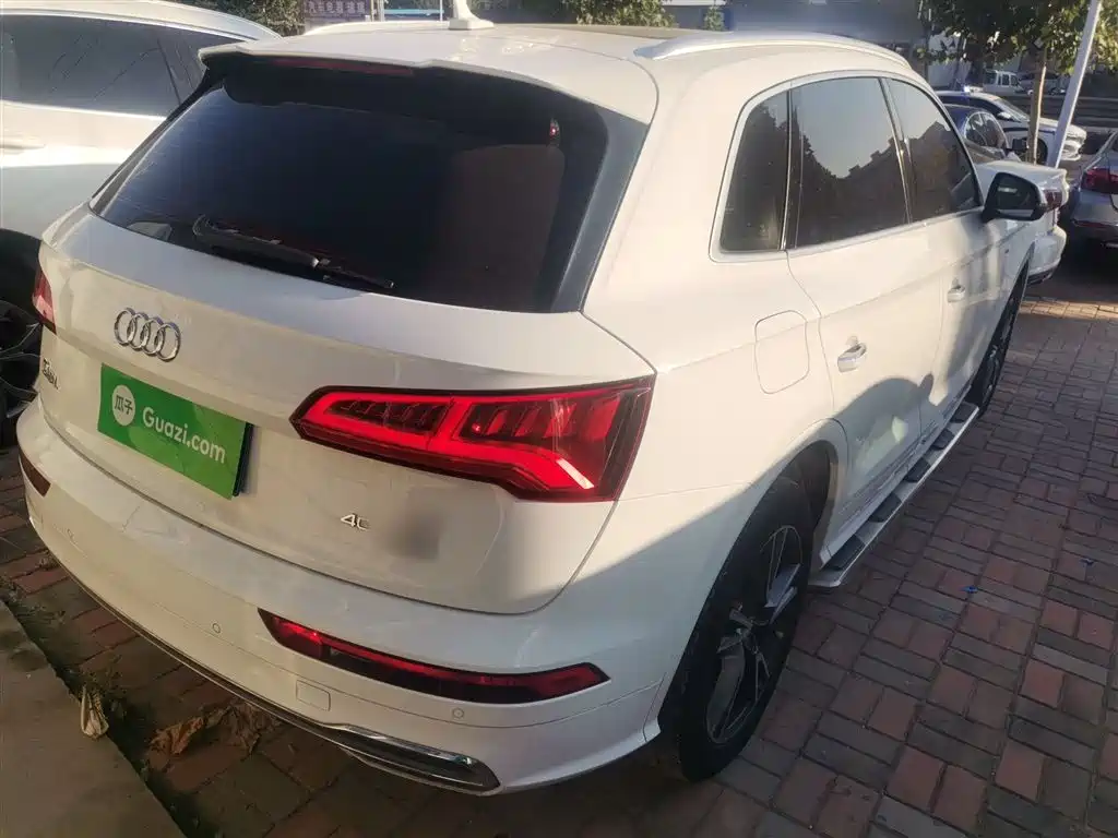 Audi Q5L 2020 Facelift 40 TFSI Honor Fashion фото 6