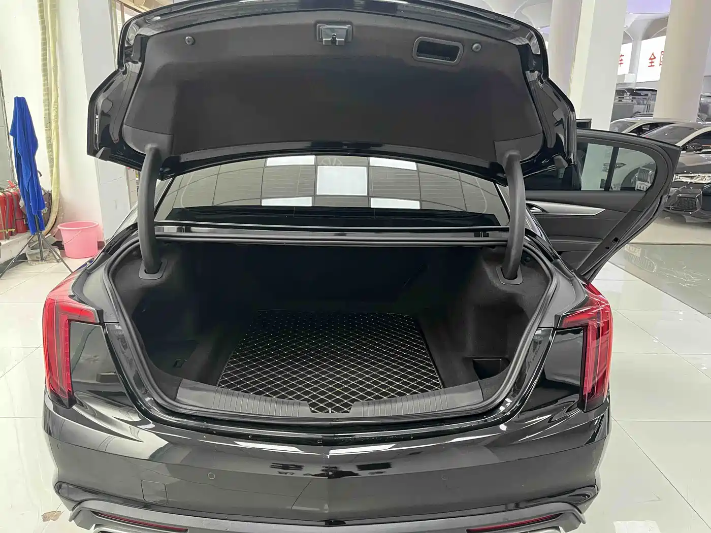 Cadillac CT5 2024 28T Luxury Model Pro фото 17