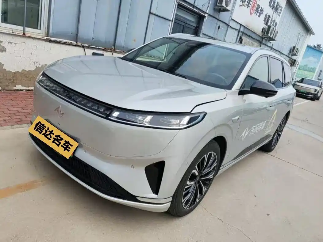 Dongfeng Yipai eπ008 2025 2026 6-seater Extended Range Family Edition
