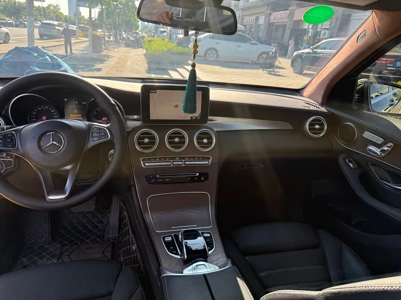 Mercedes-Benz GLC 2017 GLC 300 4MATIC Luxury фото 6