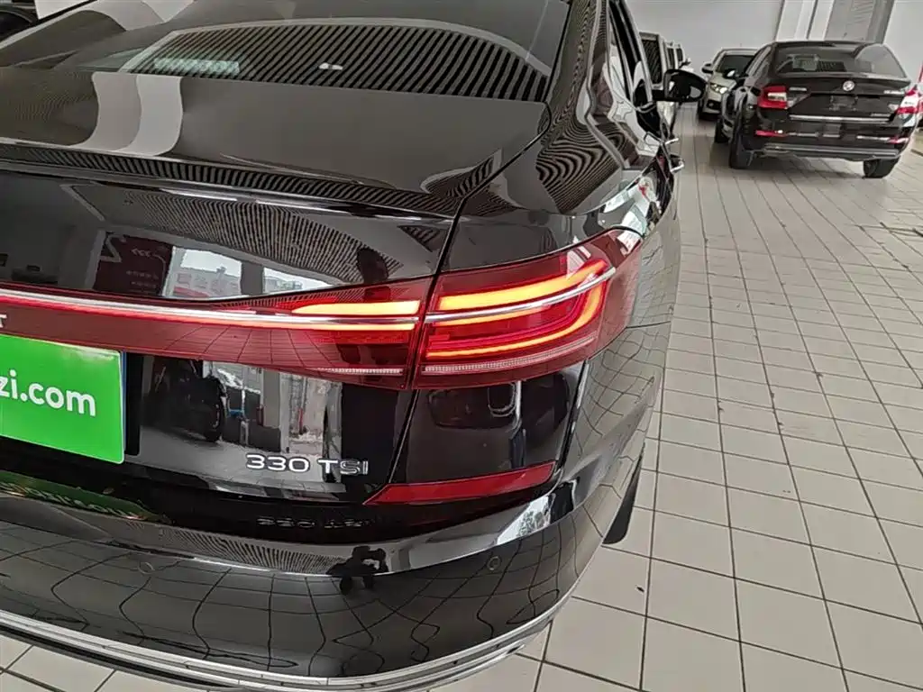 Volkswagen Passat 2023 Facelift 330TSI Starlight Luxury Edition фото 8