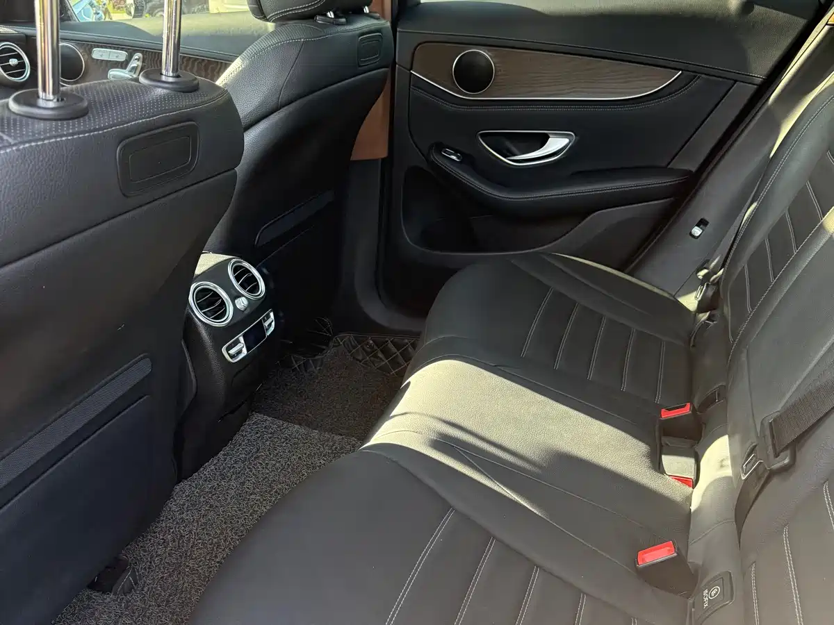 Mercedes-Benz GLC 2017 GLC 300 4MATIC Luxury фото 9