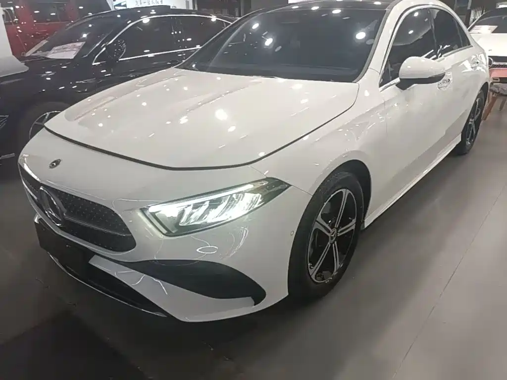 Mercedes-Benz A-Class 2025 A 200 L Fashion Edition