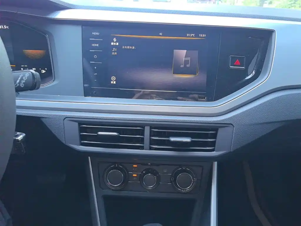 Volkswagen Polo 2023 Facelift Plus 1.5L Auto Joyful Living Edition фото 9