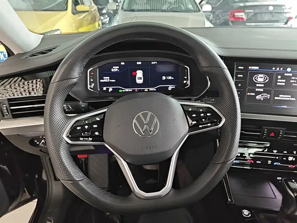Volkswagen Passat 2023 Facelift 330TSI Starlight Luxury Edition фото 11