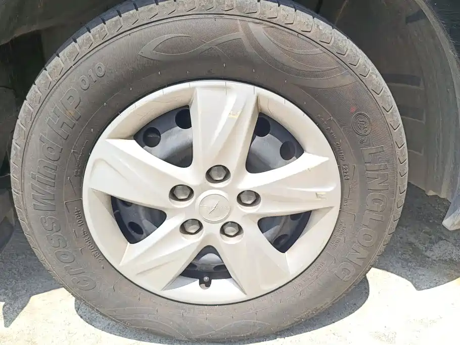 Фото 6 - Dongfeng Fengxing Lingzhi PLUS