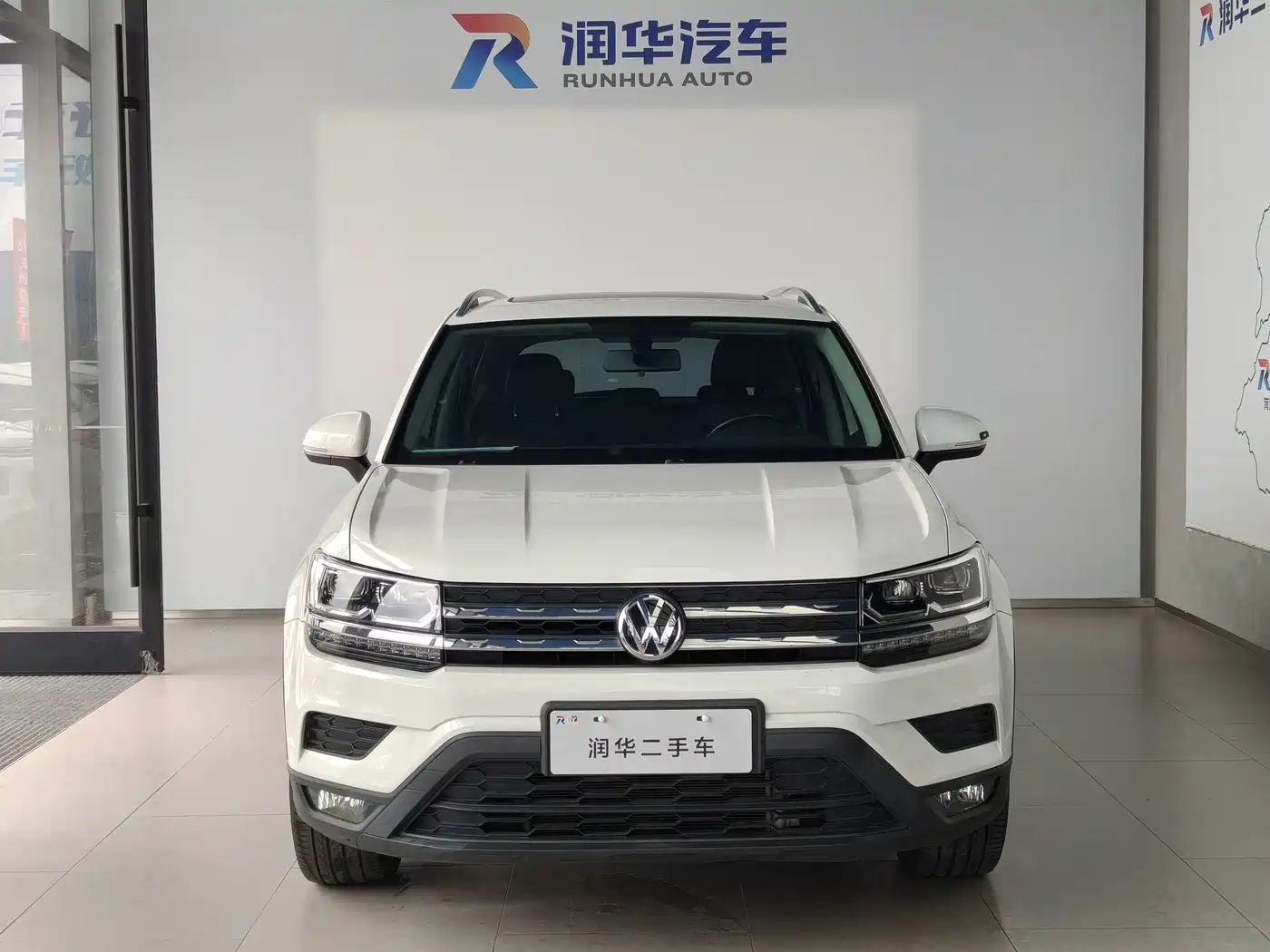Фото 2 - Volkswagen Tharu
