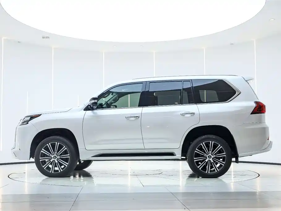 Lexus LX 2017 570 Peak Special Limited Edition фото 8