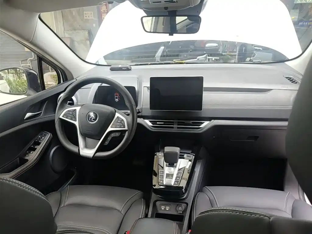 BYD Yuan New Energy 2019 EV535 High Energy Navigation Edition фото 10