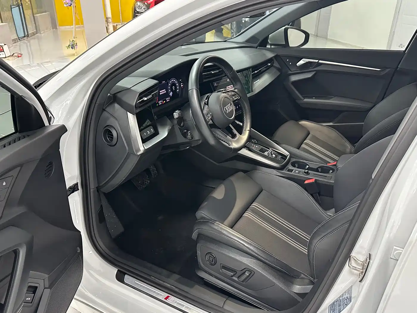 Audi Audi A3 2023 Facelift Sportback 35 TFSI Fashion Sport 4