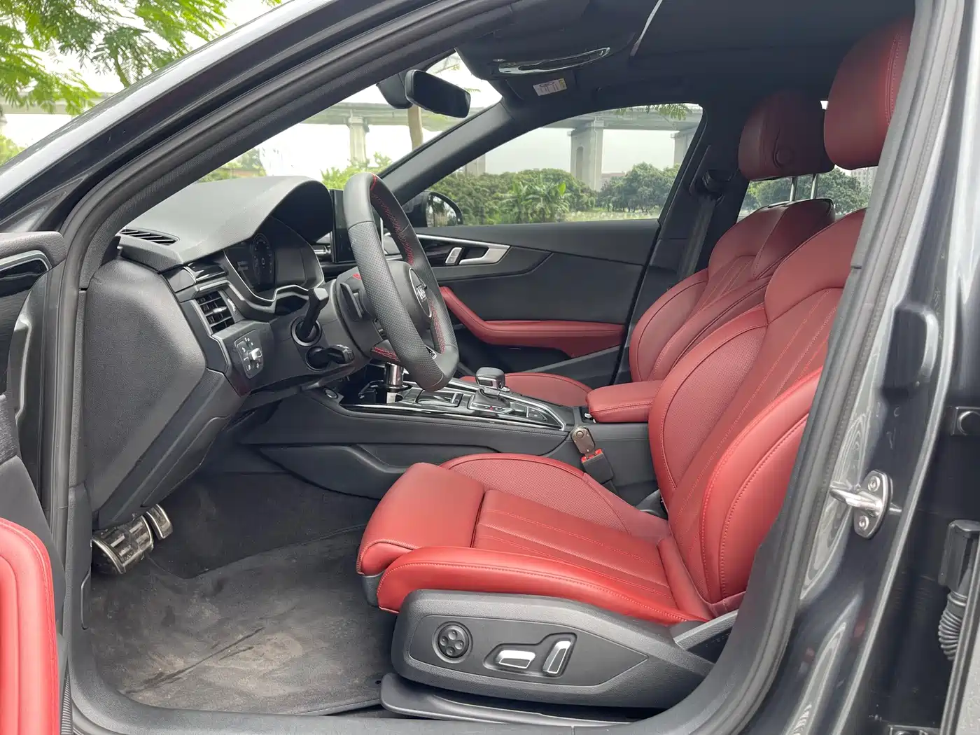 Audi A4L 2025 2025 2 Million Celebration Edition 40 TFSI Luxury Dynamic